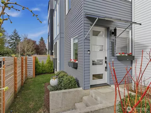 6320 41st Ave SW #A, Seattle, WA 98136