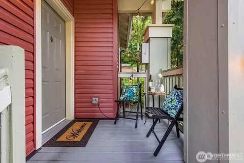 9403 176 Pl NE #3, Redmond, WA 98052