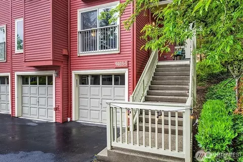 9403 176 Pl NE #3, Redmond, WA 98052