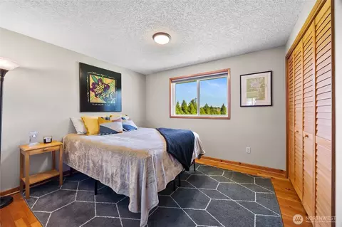Bedroom - 217 Bay Rd, Winlock, WA 98596 photo 2 of 2