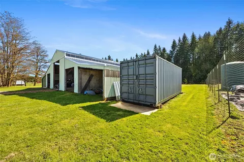 Exterior - 217 Bay Rd, Winlock, WA 98596 photo 5 of 8