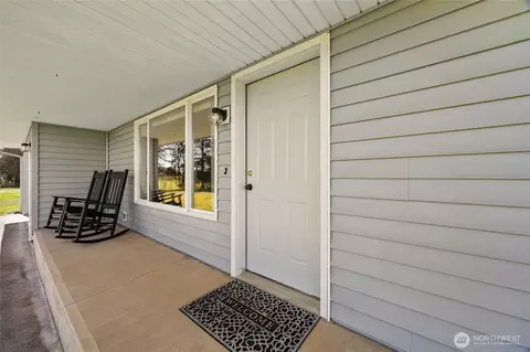 Exterior - 217 Bay Rd, Winlock, WA 98596 photo 2 of 8