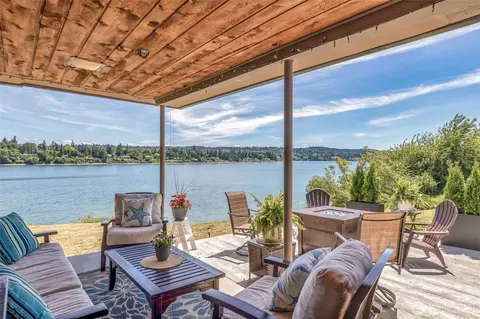 8829 SW Quartermaster Dr, Vashon, WA 98070