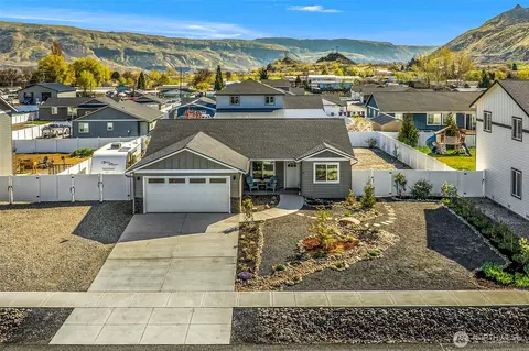 440 Margaux Loop, Malaga, WA 98828