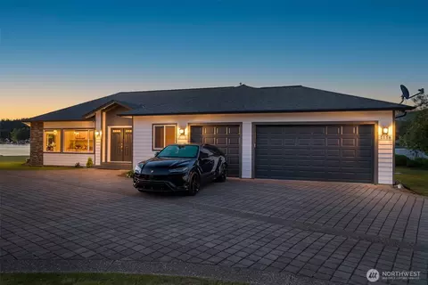 1558 Fairview St, Bellingham, WA 98229