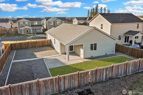 Exterior - 227 Jasmine Ln N, Enumclaw, WA 98022 photo 7 of 9
