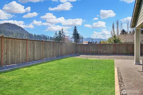 Exterior - 227 Jasmine Ln N, Enumclaw, WA 98022 photo 4 of 9