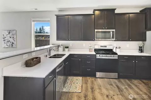 Kitchen - 227 Jasmine Ln N, Enumclaw, WA 98022 photo 2 of 4