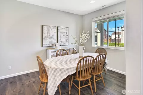 Dining - 227 Jasmine Ln N, Enumclaw, WA 98022 photo 2 of 2
