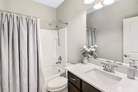 Bath - 227 Jasmine Ln N, Enumclaw, WA 98022 photo 3 of 3
