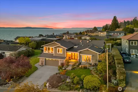 831 Northstream Ln, Edmonds, WA 98020