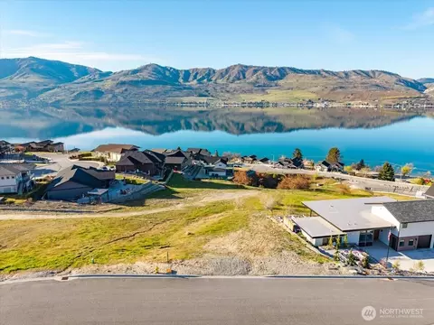 256 Apple Ave, Chelan, WA 98816