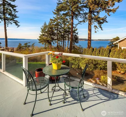 2426 Eastpoint Dr, Langley, WA 98260