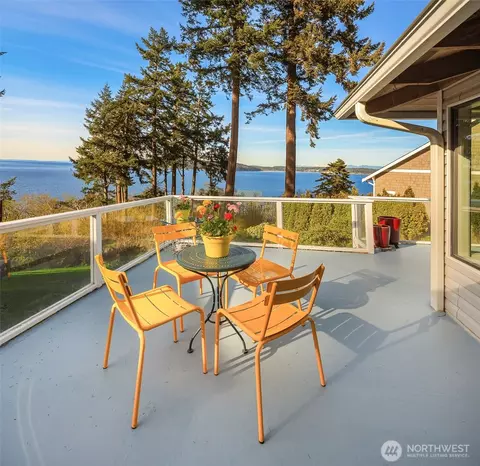 2426 Eastpoint Dr, Langley, WA 98260