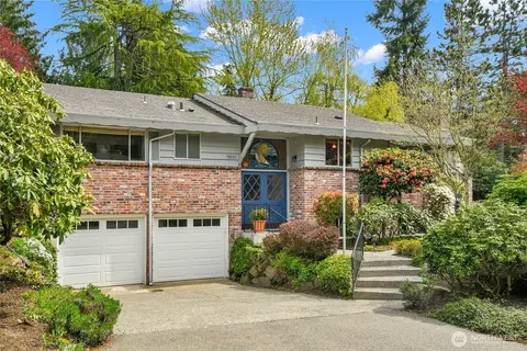 19220 46th Ave NE, Lake Forest Park, WA 98155