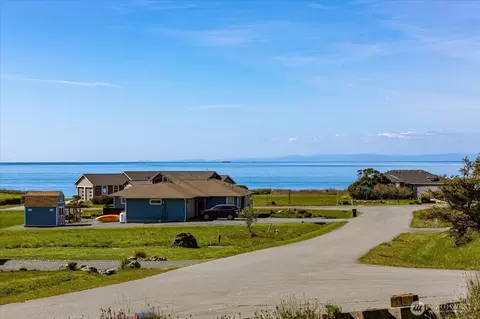 648 Hacienda Dr, Coupeville, WA 98239