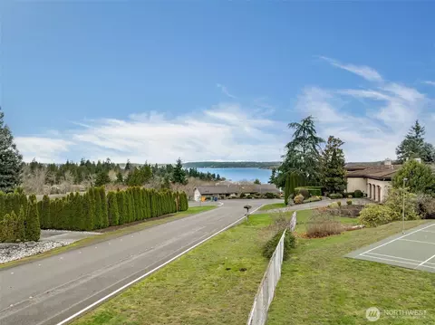 9808 NE 33rd St, Bellevue, WA 98004