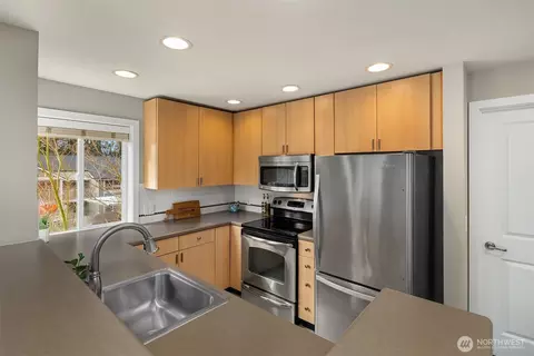 Kitchen - 16101 Bothell Everett Hwy #F202, Mill Creek, WA 98012 photo 2 of 5