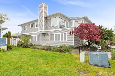 229 E First St #3, Port Angeles, WA 98362