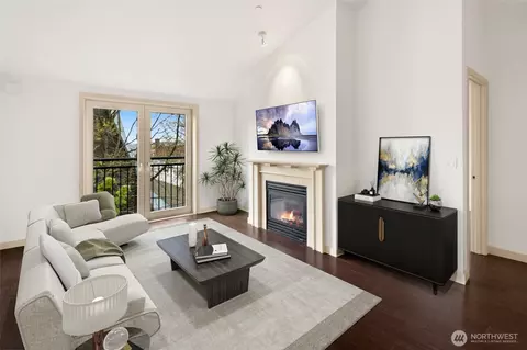 701 1st Ave N #402, Seattle, WA 98109