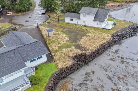742 Penninsula Ct SE, Ocean Shores, WA 98569