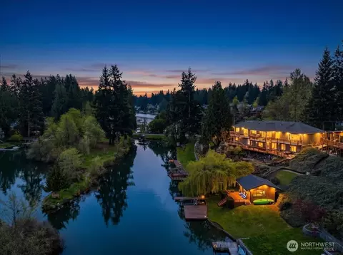 3231 Deer Island Dr E, Lake Tapps, WA 98391
