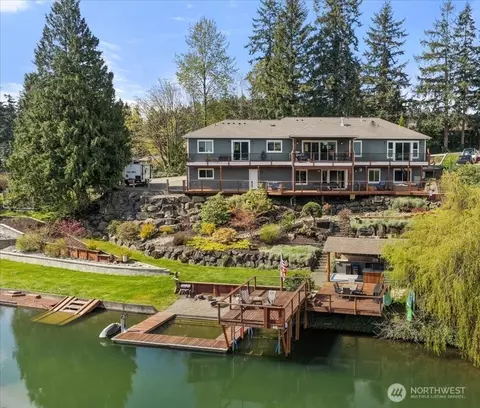 3231 Deer Island Dr E, Lake Tapps, WA 98391