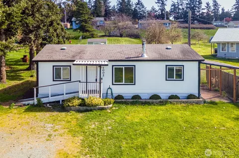 1002 Riepma Ave, Oak Harbor, WA 98277