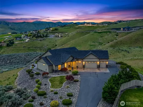 125 E Mountain Brook Ln, Wenatchee, WA 98801