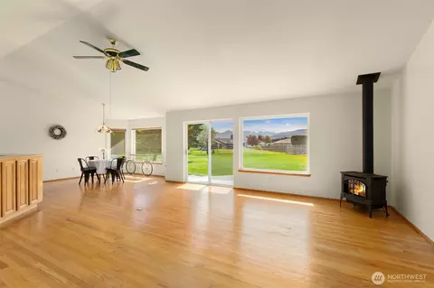 Living - 52 Mccomb Rd, Sequim, WA 98382 photo 2 of 3