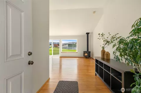 Entry Way - 52 Mccomb Rd, Sequim, WA 98382 photo 1 of 1
