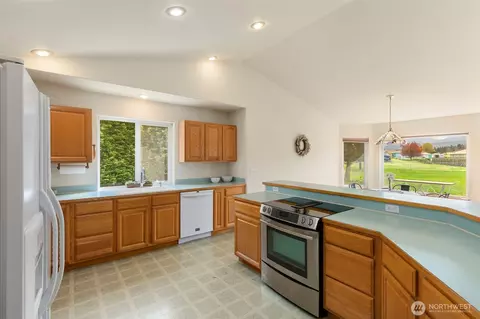 Kitchen - 52 Mccomb Rd, Sequim, WA 98382 photo 3 of 4