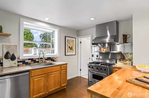 Kitchen - 2620 E Roy St, Seattle, WA 98112 photo 3 of 5