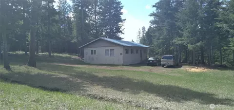 51 Trap Line Loop Rd, Oroville, WA 98844