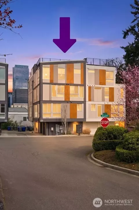 10712 SE 2nd St, Bellevue, WA 98004