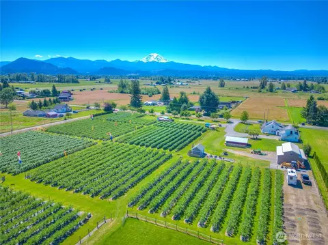 23206 SE 448th St, Enumclaw, WA 98022