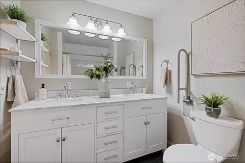 Bath - 15624 42nd Dr SE, Bothell, WA 98012 photo 3 of 5