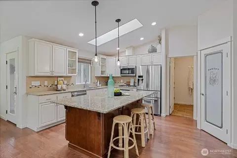 Kitchen - 15624 42nd Dr SE, Bothell, WA 98012 photo 2 of 5
