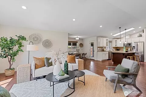 Living - 15624 42nd Dr SE, Bothell, WA 98012 photo 3 of 4