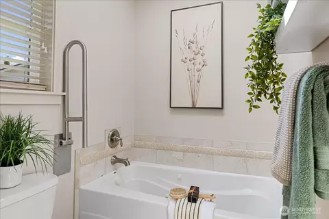 Bath - 15624 42nd Dr SE, Bothell, WA 98012 photo 5 of 5