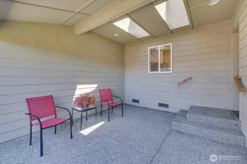 Exterior - 15624 42nd Dr SE, Bothell, WA 98012 photo 7 of 9