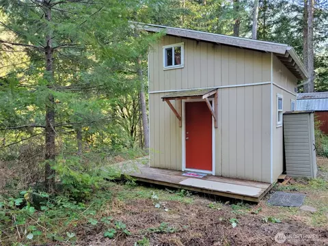 7997 Acorn Ln, Marblemount, WA 98267