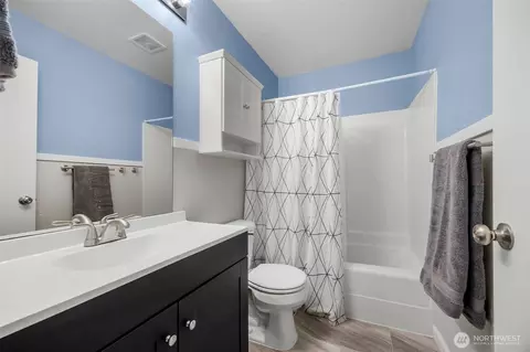 Bath - 5708 136th St SE, Everett, WA 98208 photo 3 of 3