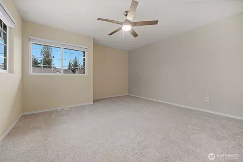 Bedroom - 5708 136th St SE, Everett, WA 98208 photo 2 of 4