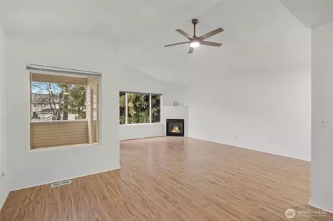 Living - 5708 136th St SE, Everett, WA 98208 photo 2 of 4