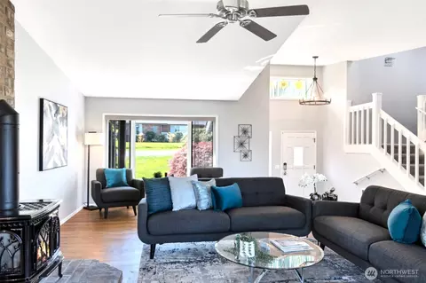 Entry Way - 3521 Upland Ave, Everett, WA 98203 photo 1 of 1