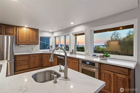 Kitchen - 3521 Upland Ave, Everett, WA 98203 photo 2 of 4