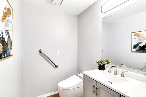 Bath - 3521 Upland Ave, Everett, WA 98203 photo 1 of 3