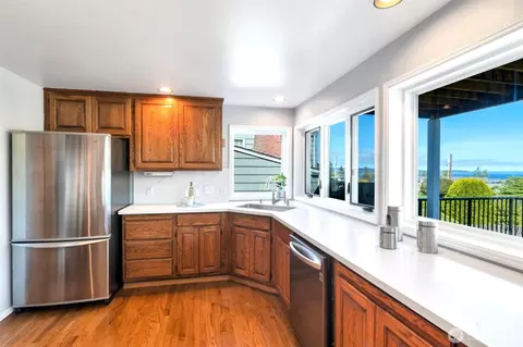 Kitchen - 3521 Upland Ave, Everett, WA 98203 photo 3 of 4