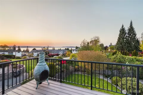 Exterior - 3521 Upland Ave, Everett, WA 98203 photo 3 of 6